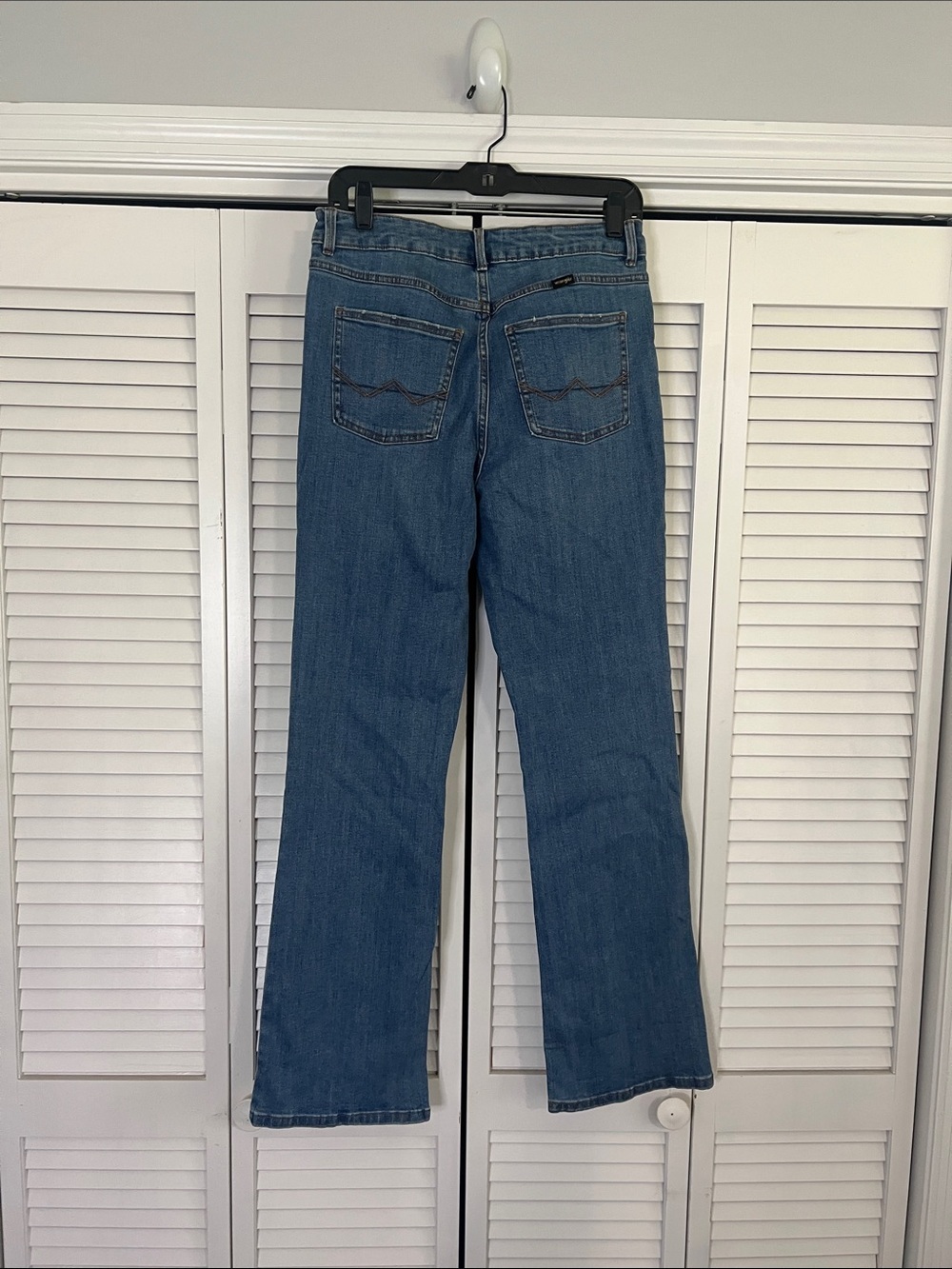 Wrangler Women's Boot Cut Jeans - Medium Blue - Picture 4 of 6